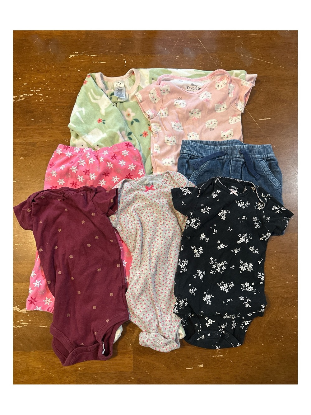 7 Piece Girls Bundle of Assorted Onesies & Bottoms Size 6-12 Months